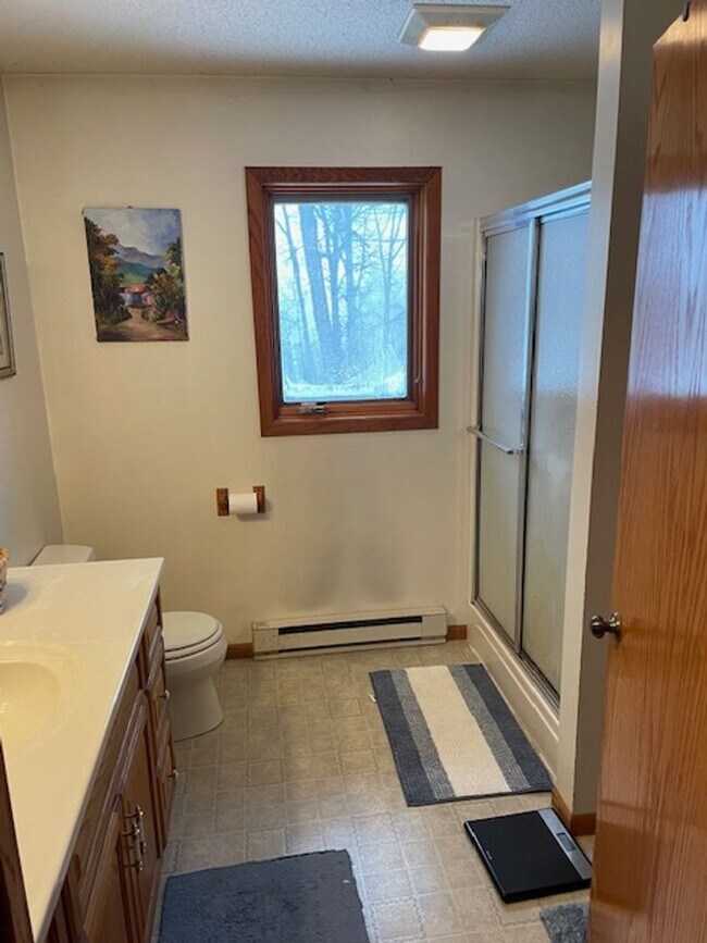 Foto del edificio - Spacious 3 bedroom in quiet country setting.