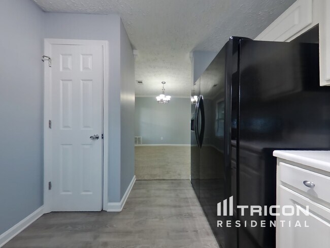 Foto del edificio - 1084 Athena Ct