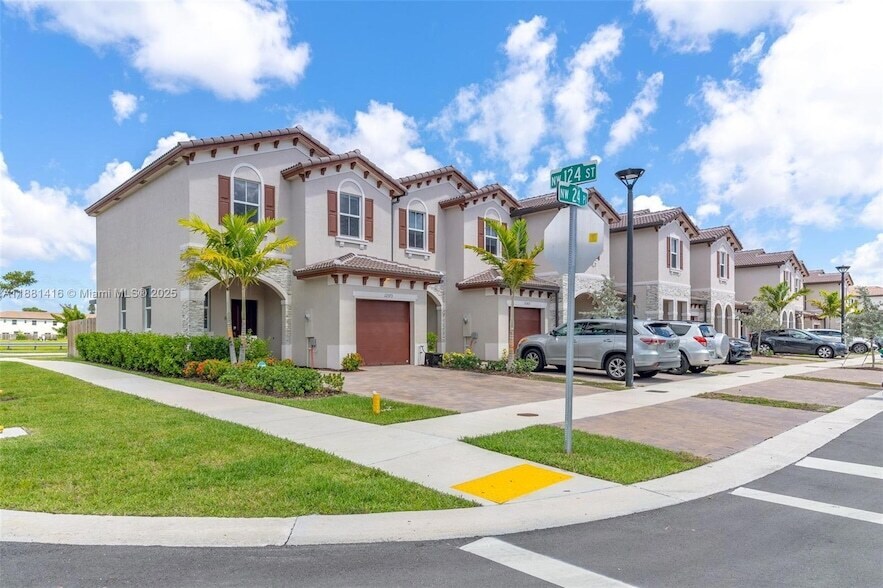 Foto principal - 12373 NW 24th Pl