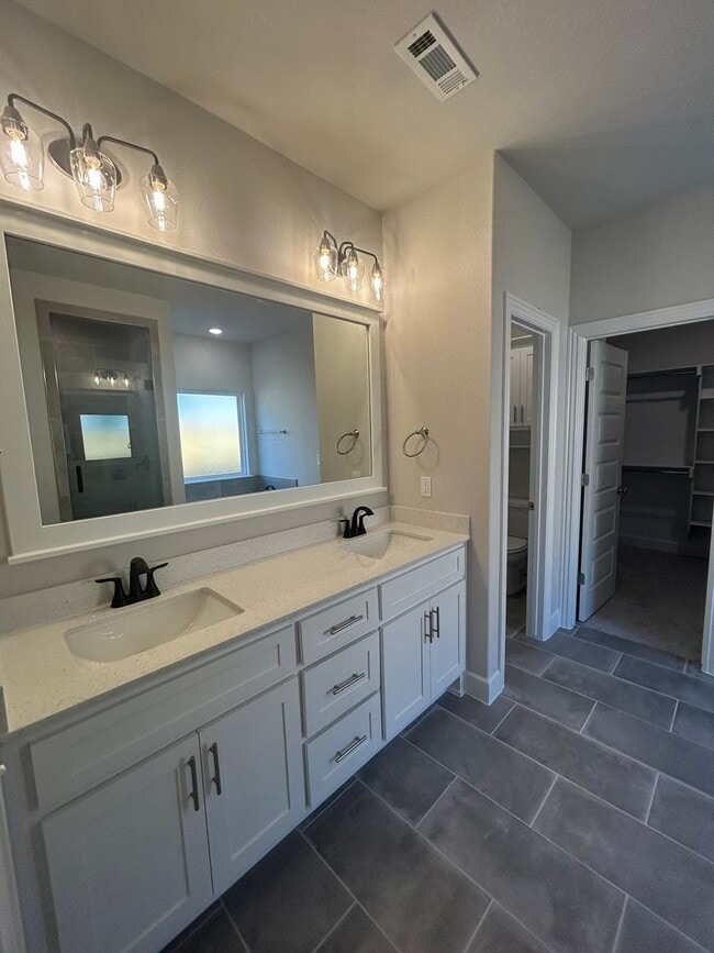 Foto del edificio - Beautiful Bentonville Home! 4 Bedrooms, 2.5 Bathrooms!!