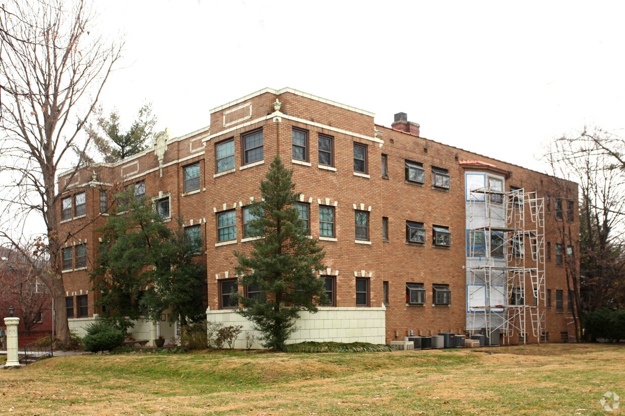 Primary Photo - Tavner