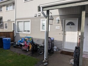 Building Photo - 45185 Wolfe Rd