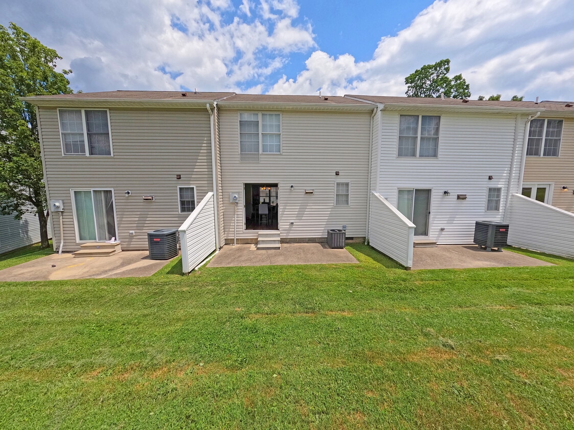 Cranberry Woods Townhomes Apartments in Mount Hope, WV