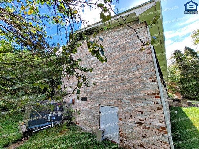 Building Photo - 1228 Pleasant View Dr