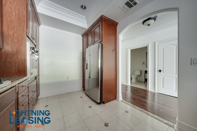 Foto del edificio - 10641 Woodbridge St