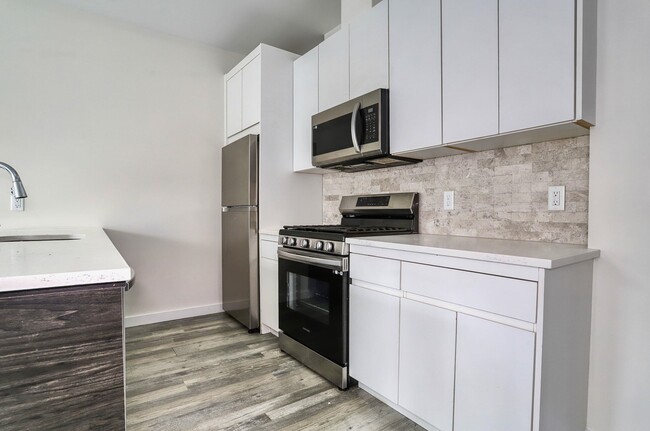 Building Photo - 140 Avenue B