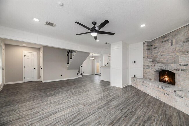 Building Photo - 4021 Vista Rd
