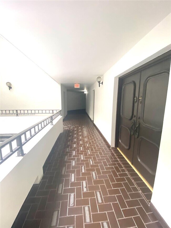 Foto del edificio - 13953 Kendale Lakes Cir