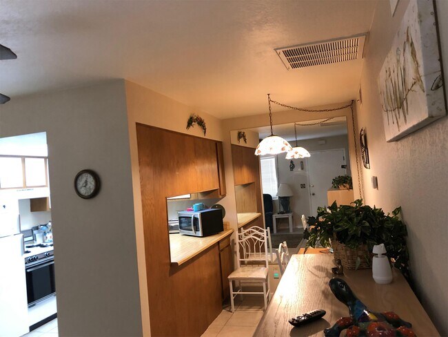 Foto del edificio - 837 E Lancaster Cir