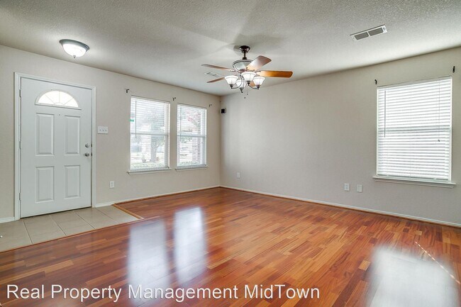 Foto del edificio - 3 br, 2 bath House - 7940 Meadow View Tr,