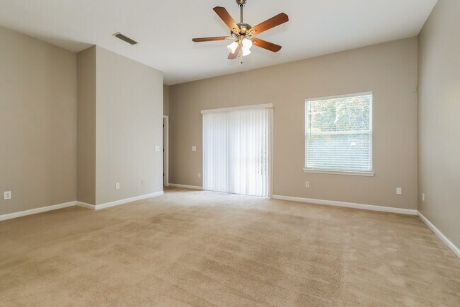 Foto del edificio - 944 Churchhill Ln