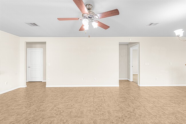 Building Photo - 3710 Saddlebag Way