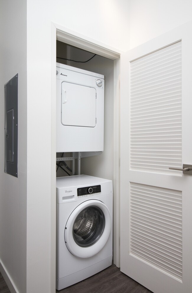 In-Unit Washer/Dryer - Ice House Midtown