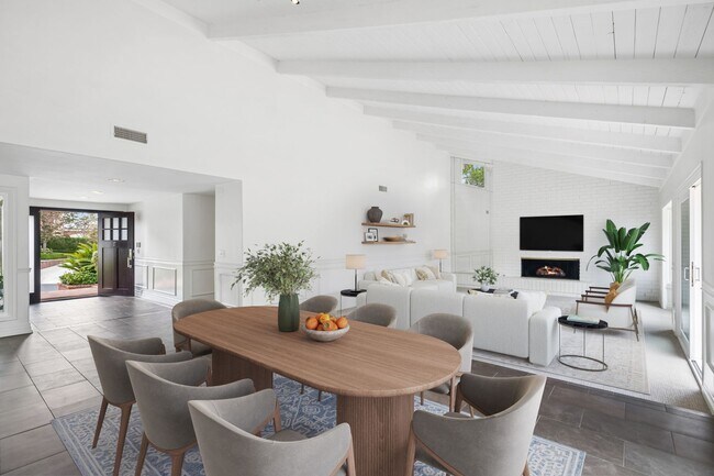 Foto del edificio - 17 Pinehurst Ln