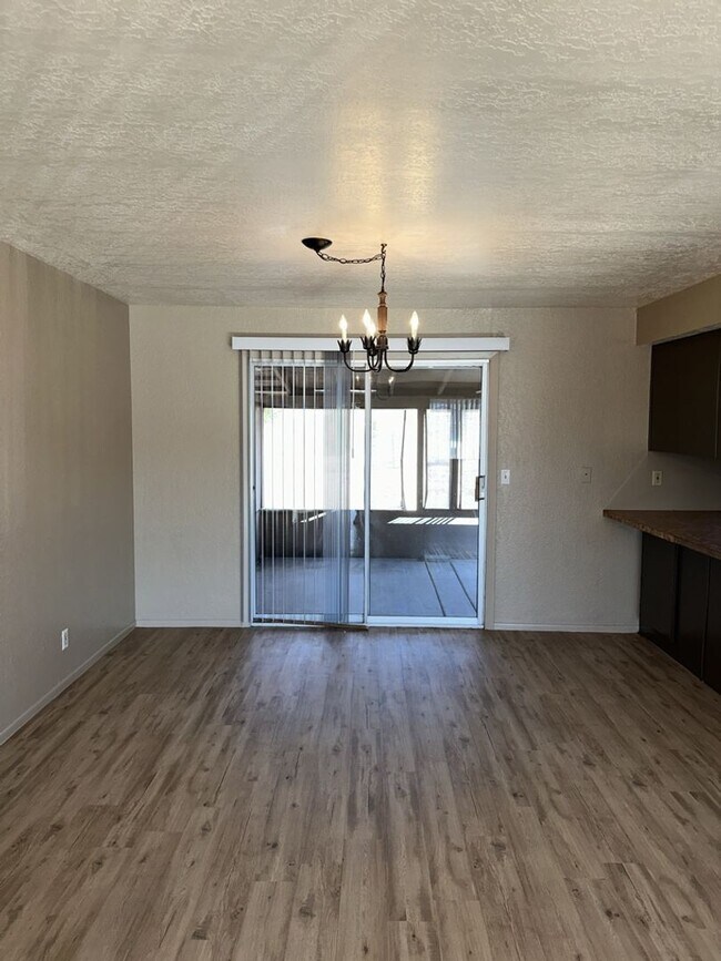 Foto del edificio - Unfurnished Full Time Home