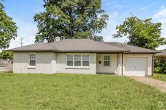 Building Photo - 4600 N Renshaw Dr