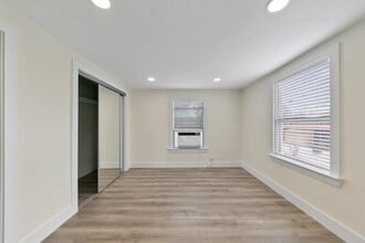 Building Photo - 4812 Michaux St