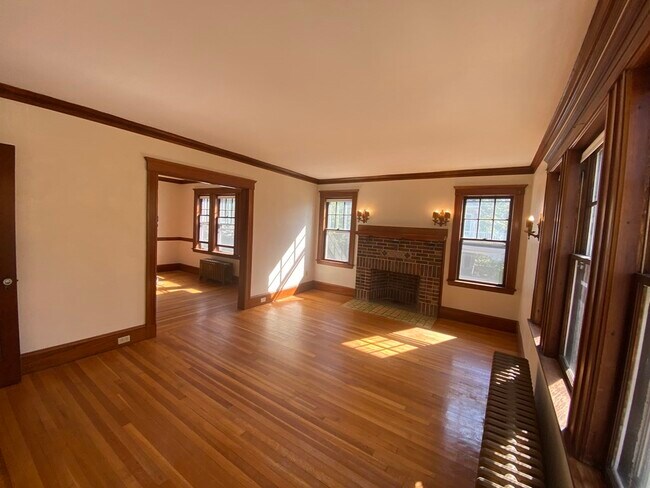 Foto del edificio - 117 Russett Rd