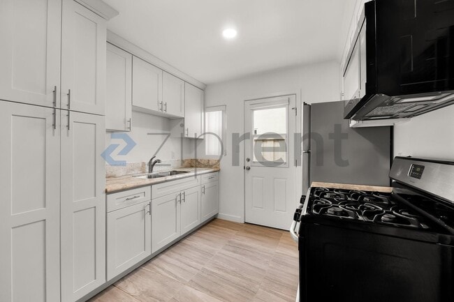 Building Photo - Unit 1515