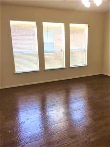 Foto del edificio - 2710 Shallow Falls Ct