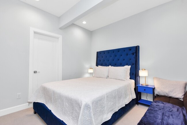 Building Photo - 3310 Pease St