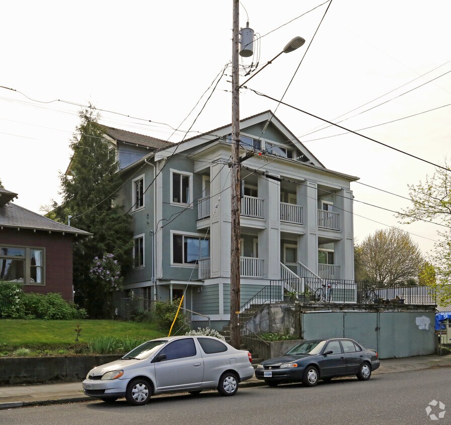 Primary Photo - 4804 N Albina Ave