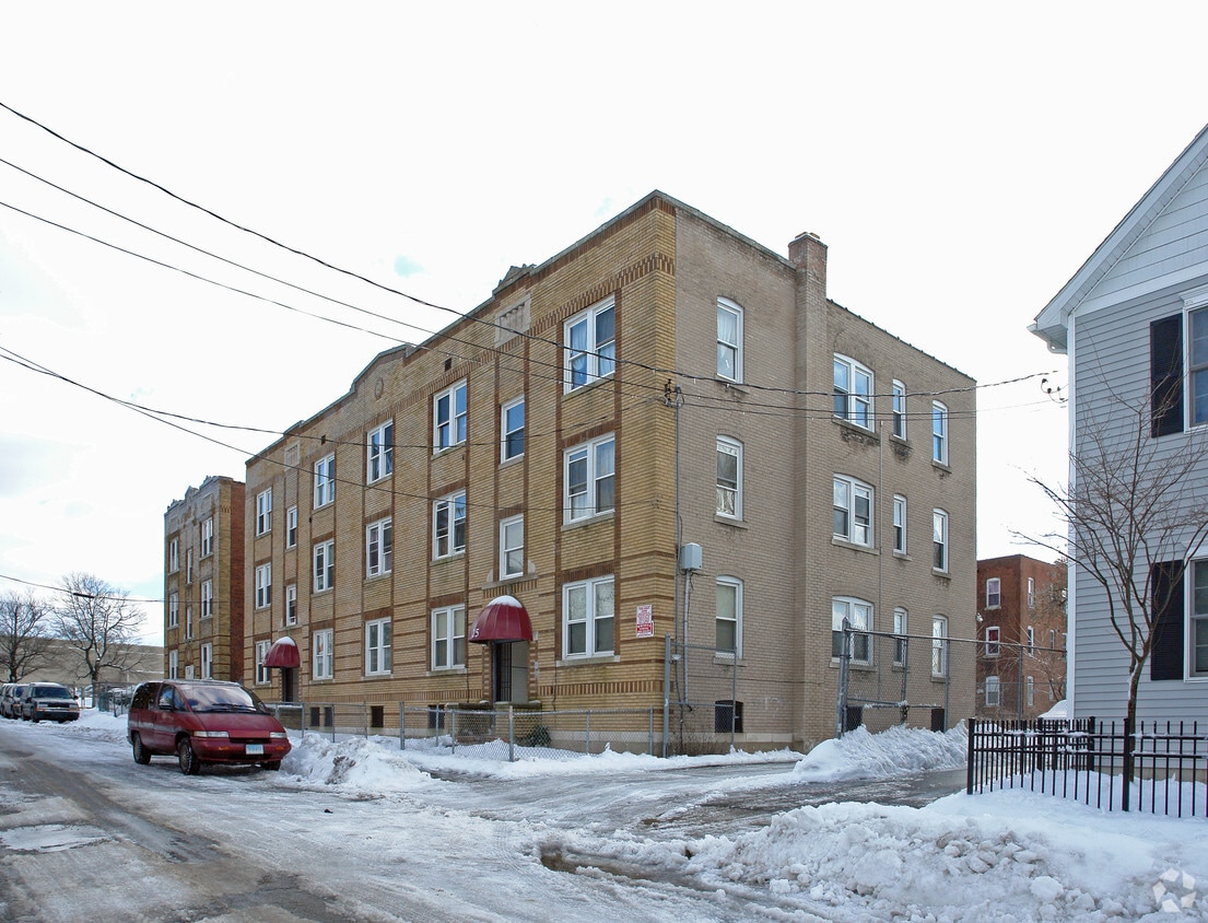 1925 Colonial St, Hartford, CT 06106 Apartments in Hartford, CT