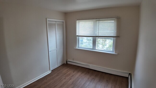 Building Photo - 381 Lanza Ave