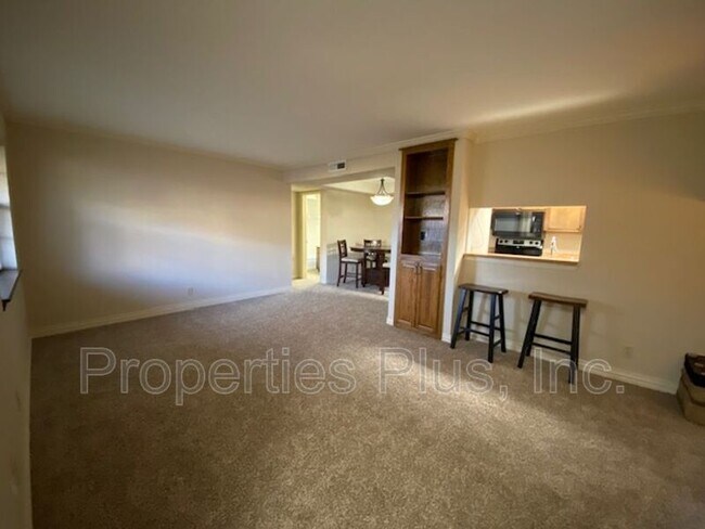 Foto del edificio - 6508 S Memorial Dr