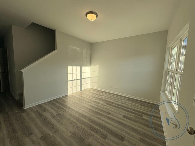 Foto del edificio - HOLIDAY MOVE-IN SPECIAL:  DECEMBER RENT FREE!