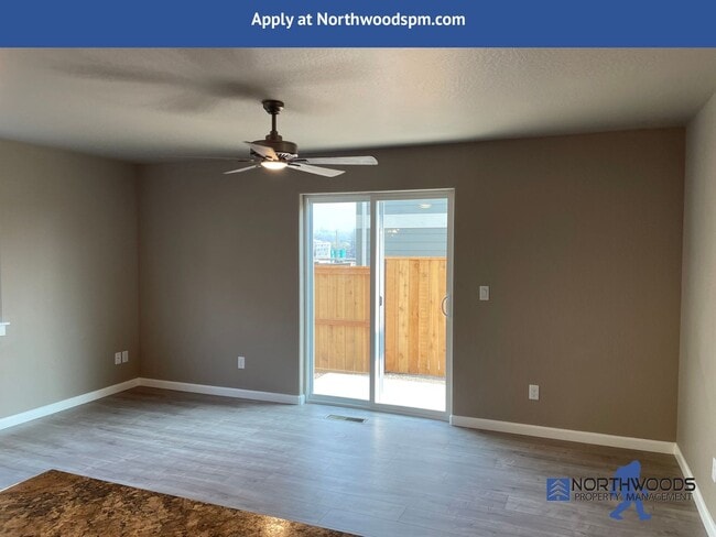 Foto del edificio - Newer Build- 3 Bedroom 2.5 Bath Home in Talent