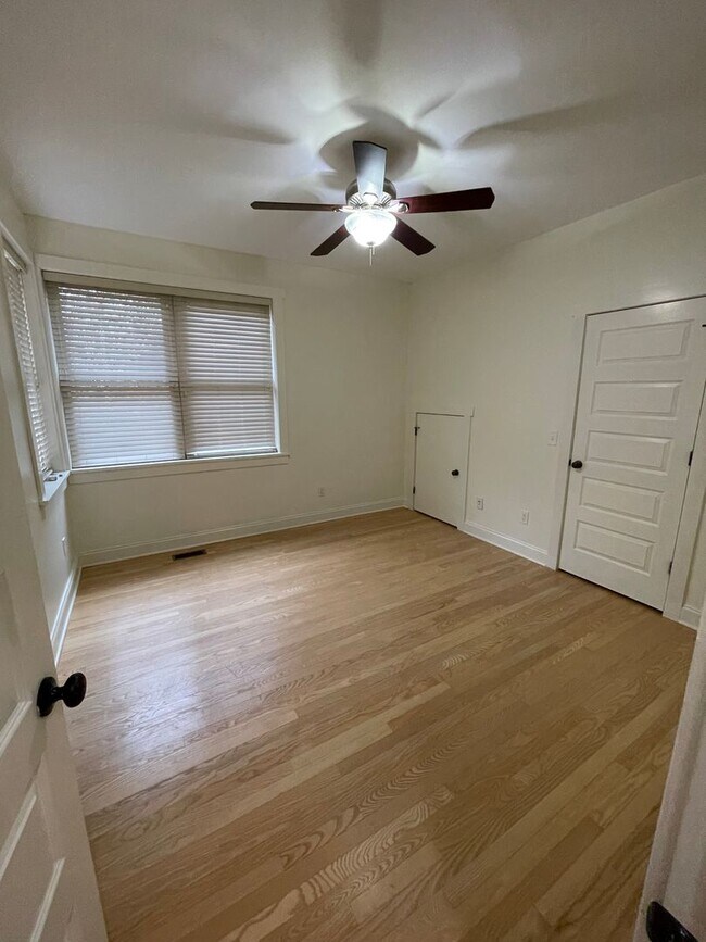 Building Photo - Super Convenient Kenilworth Location! 3 Be...