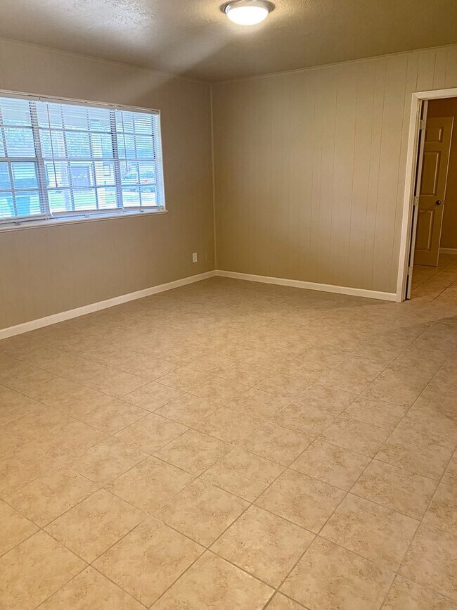 Building Photo - 9320 Shepherd Dr