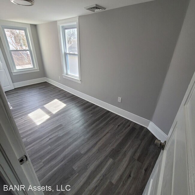 Foto del edificio - 3 br, 1.5 bath House - 309 Shrewsbury Ave