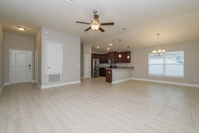 Building Photo - 7163 Wirevine Dr