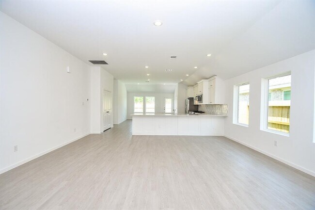 Building Photo - 8214 Tempest Stone Dr