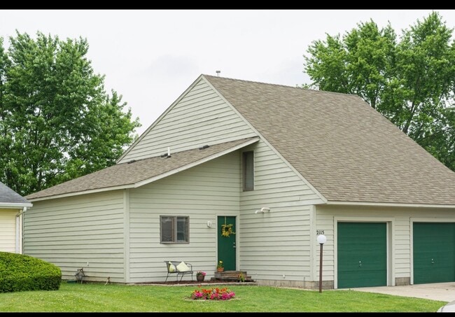 Building Photo - 2115 Ivy Ct