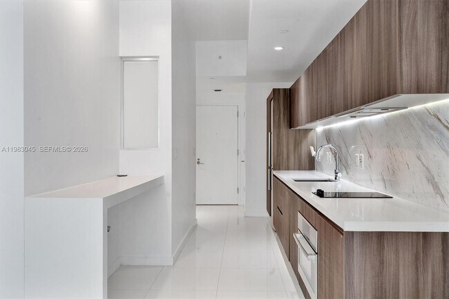 Building Photo - 851 NE 1st Ave