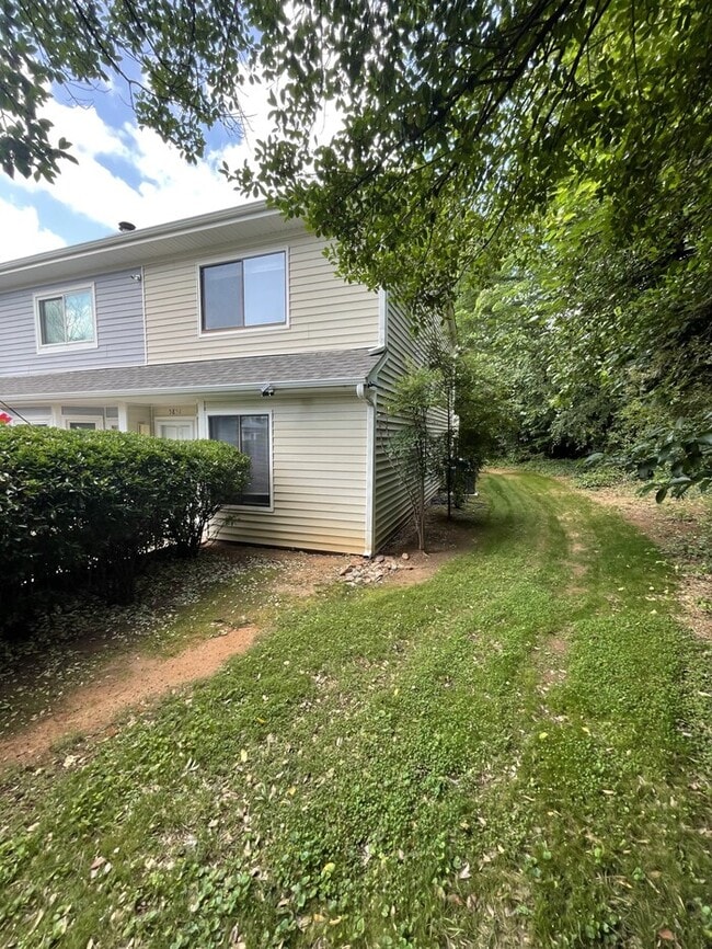 Building Photo - 5851 Shady Grove Cir