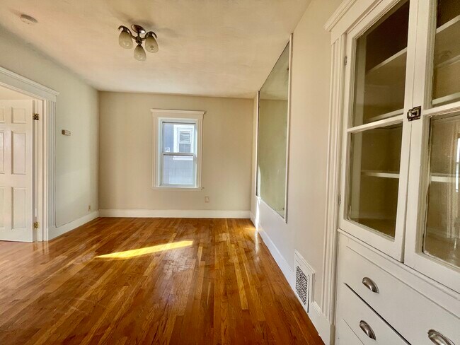 Living Area - 34 Holyoke St