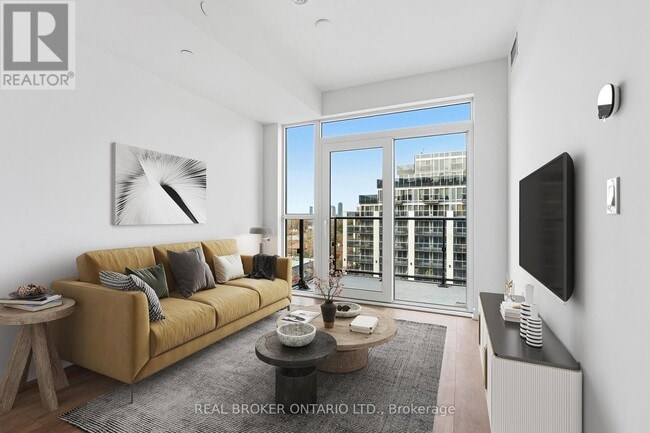 Building Photo - 1037 The Queensway