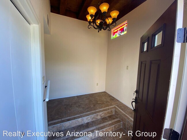 Building Photo - 4 br, 3 bath House - 1750 E. Calle Guillermo