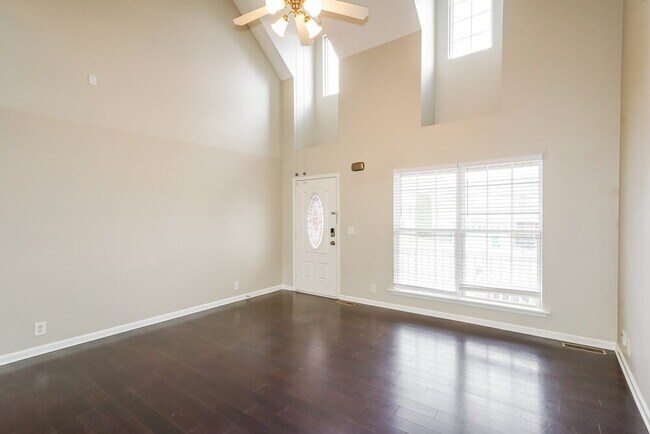 Foto del edificio - 109 Tulip Grove Point