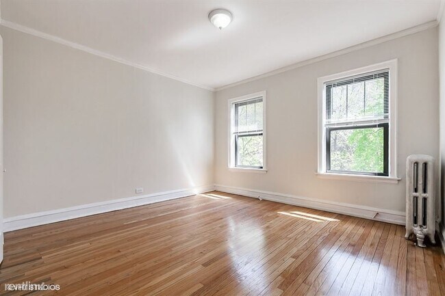 Building Photo - 2 br, 2 bath 4plex - 4742 S Woodlawn Ave