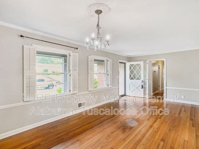 Photo - 3613 Mayfair Dr House