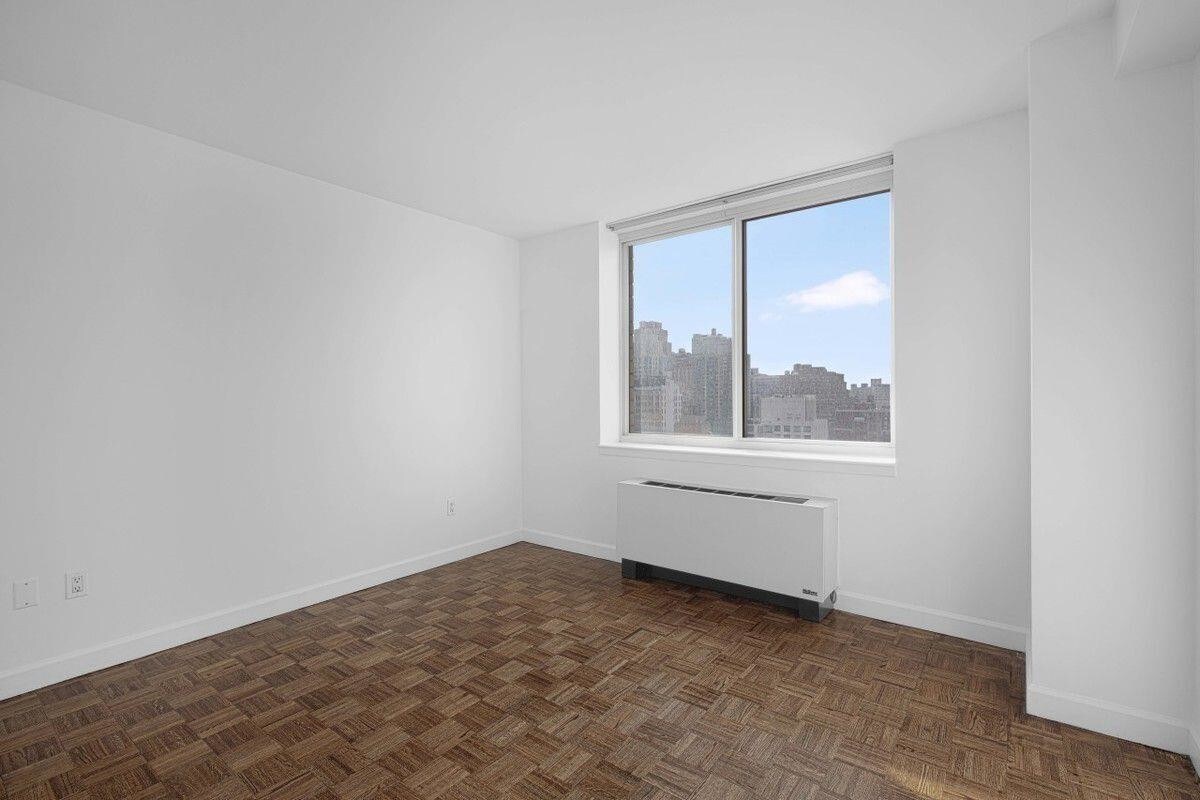 Primary Photo - 400 West 43rd Street