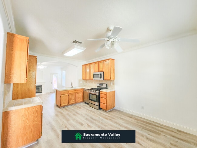 Building Photo - 1901 Yarnell Way