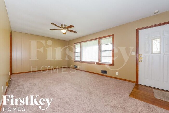 Foto del edificio - 8400 E 87th St