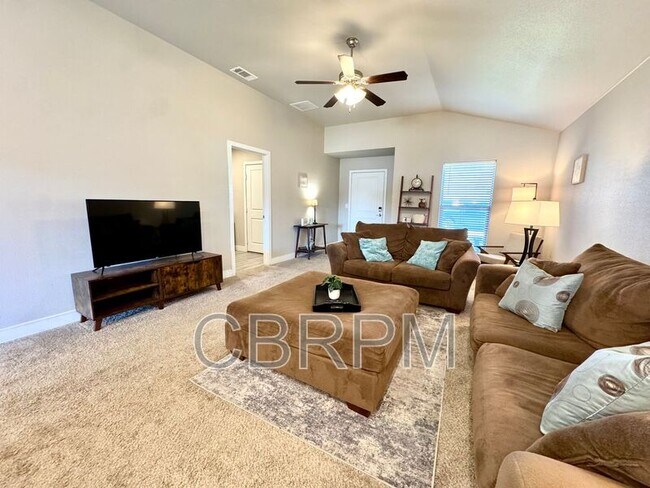 Foto del edificio - 3108 Urbana Ave