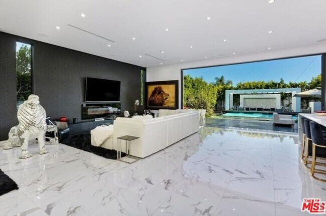 Foto del edificio - 9704 Cashio St